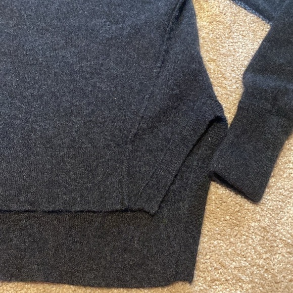 J Brand Cashmere L/S Round Split Side Double Knit Cuff Crew Sweater Charcoal XS - Picture 2 of 9